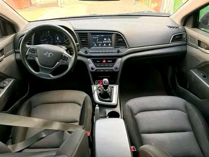 Hyundai Elantra – Image 2