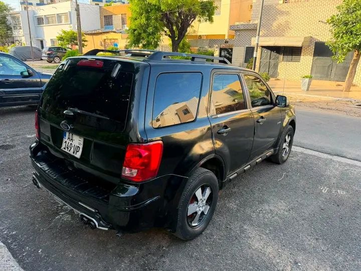 Ford Escape carré – Image 7
